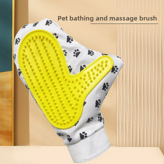 Pet grooming glove brush