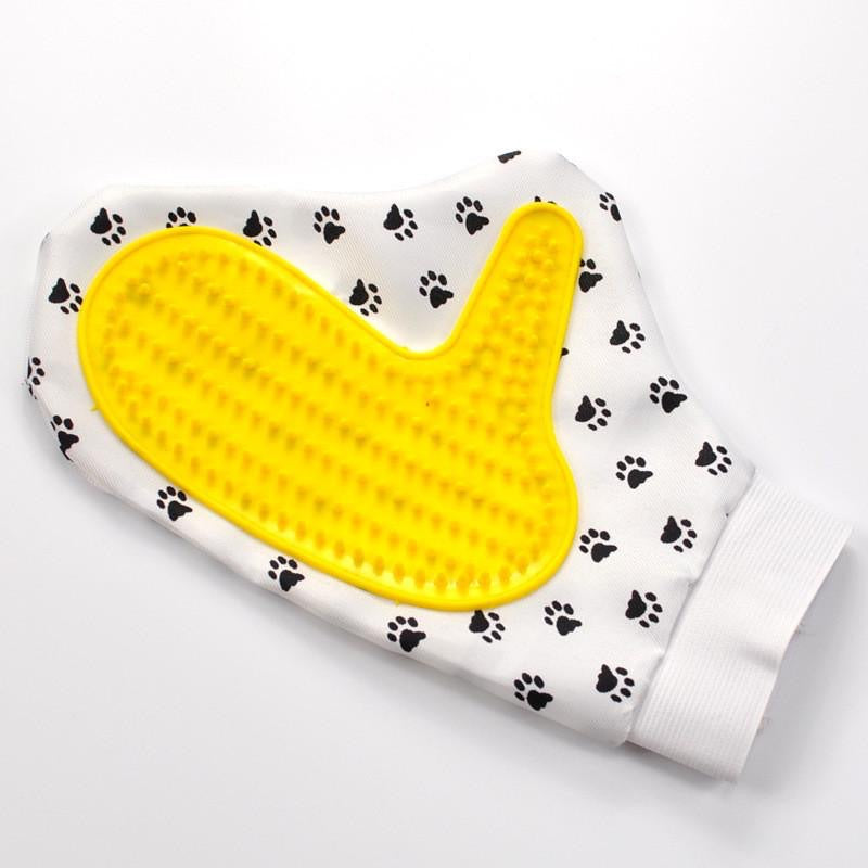 Pet grooming glove brush